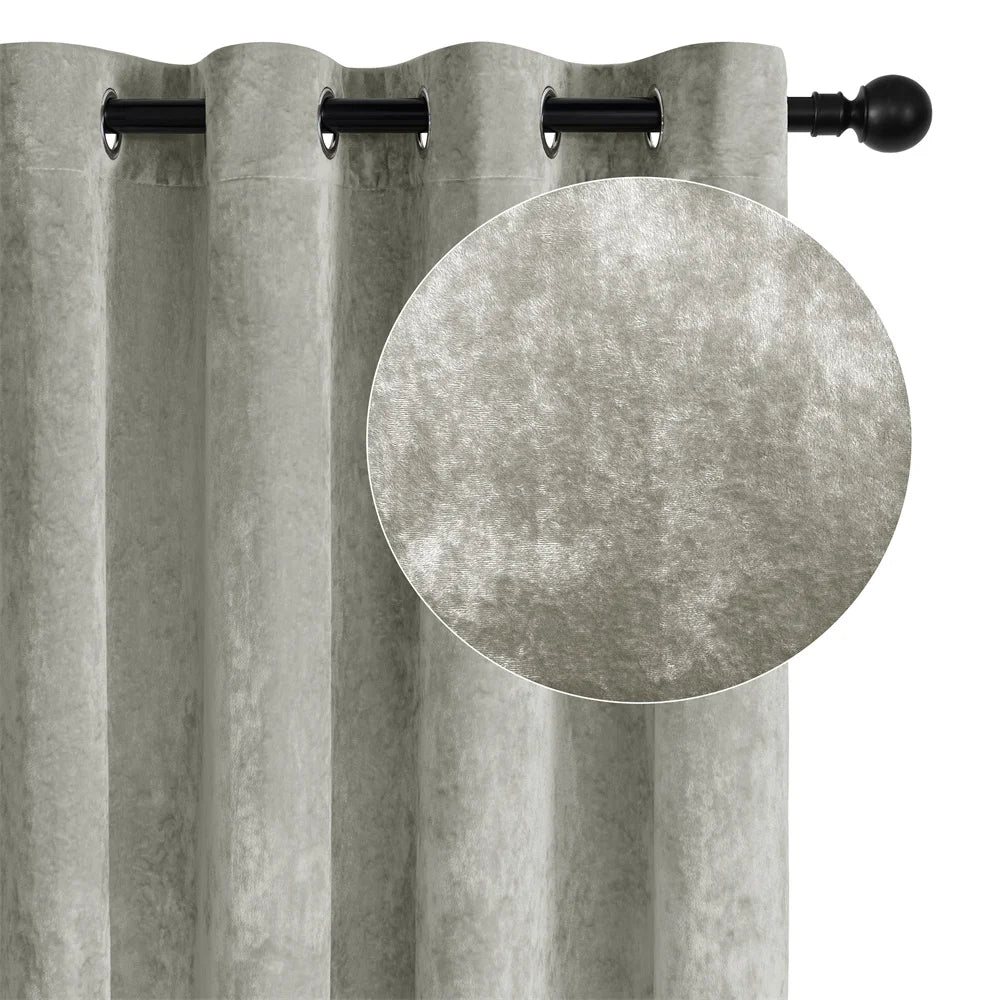 Rideau élégant couleur taupe avec œillets, idéal pour ajouter une touche moderne à votre décoration intérieure. Ce rideau offre une finition raffinée et une installation facile sur tringle grâce aux œillets métalliques robustes. Parfait pour le salon ou la chambre, il combine style et fonctionnalité pour un aménagement harmonieux de votre espace de vie.