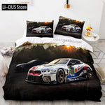 Housse de couette sport voiture de course rouge sur lit Queen