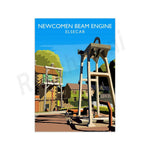 L'illustration montre un paysage urbain avec un imposant moteur de faisceau d'angle Newcomen, encadré par des bâtiments colorés et un ciel bleu.