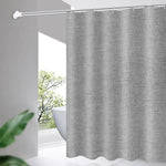 Rideau de douche gris élégant, idéal pour salle de bain moderne. Sa teinte sobre s'harmonise avec la décoration intérieure, offrant une touche de sophistication. Facile à installer avec sa tringle et ses anneaux inclus. Solution parfaite pour préserver l'intimité tout en embellissant l'espace.