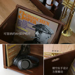 Organisateur CD vintage sur table