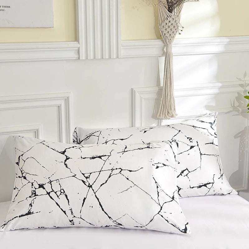 Housse de couette noire et blanche en taille reine
