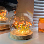 Détail des tulipes en verre de la lampe LED