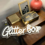 Enseigne lumineuse utilisée dans une décoration de chambre