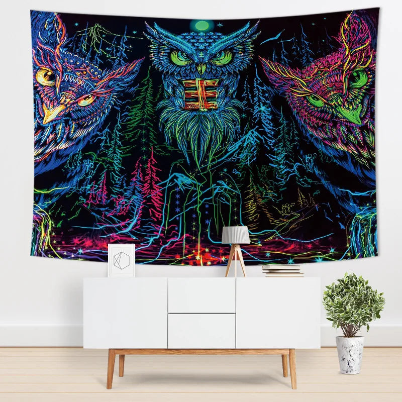Tenture murale personnalisable accrochée au-dessus d'un canapé en tissu gris