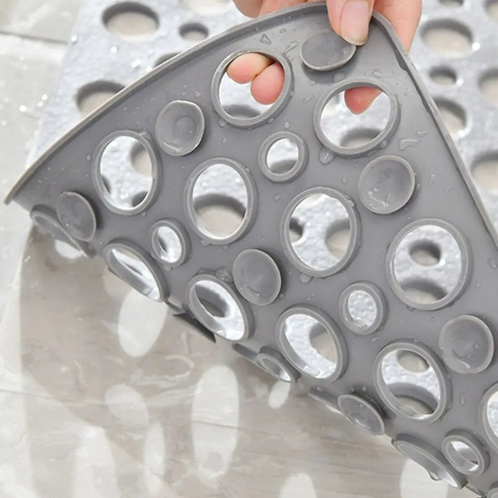 Détail de la surface poreuse du tapis de bain pour absorption rapide