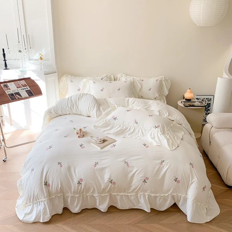 Housse de couette brodée avec volants dentelle