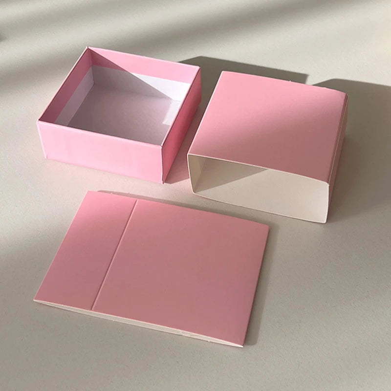 Boîte cadeau vide élégante pour rangement de colliers et boucles d'oreilles
