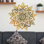 Décoration murale autocollante Mandala or sur carrelage