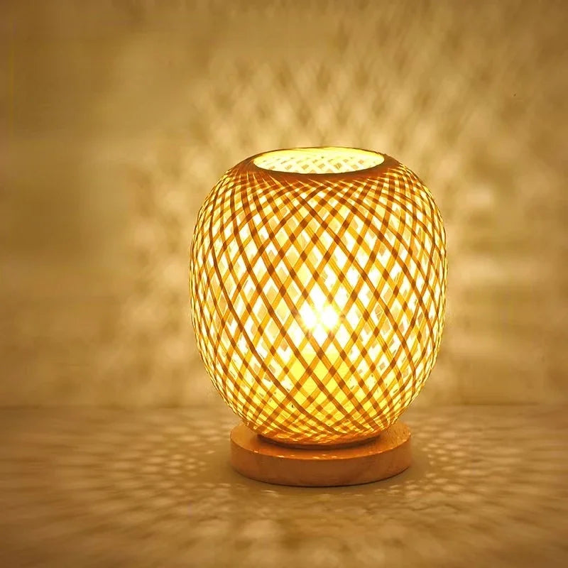 Lampe de chevet bambou dans intérieur cosy