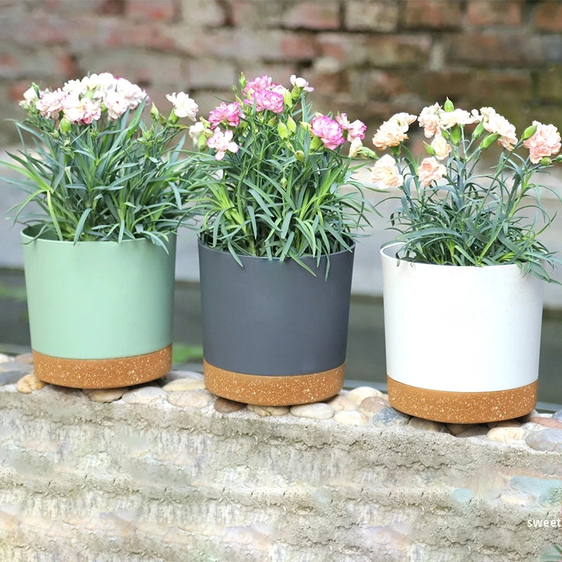 Pot de fleur avec système de drainage amovible vu de profil