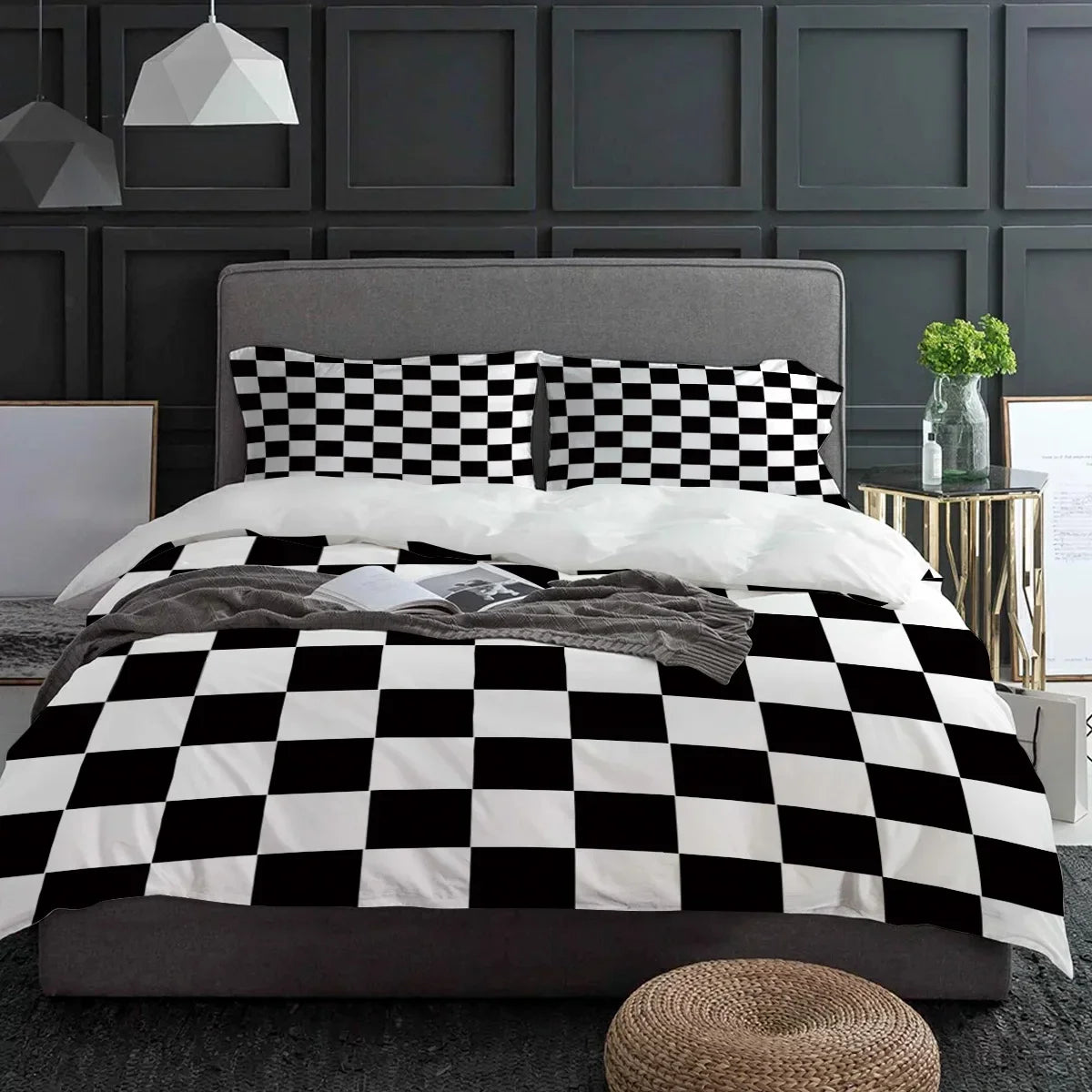 Housse de couette à carreaux noir et blanc sur lit double - vue d'ensemble