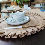 Set de table jute avec assiette blanche
