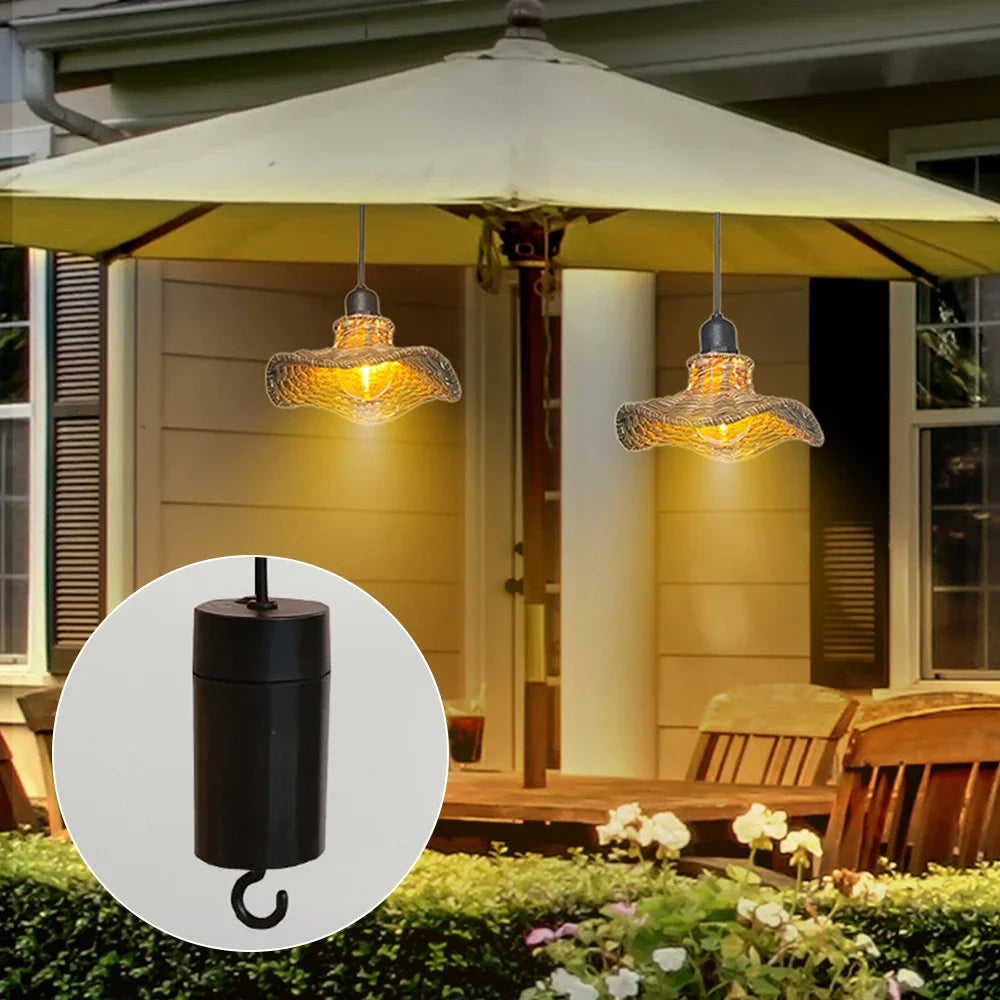 Luminaire décoratif en rotin bleu pour terrasse