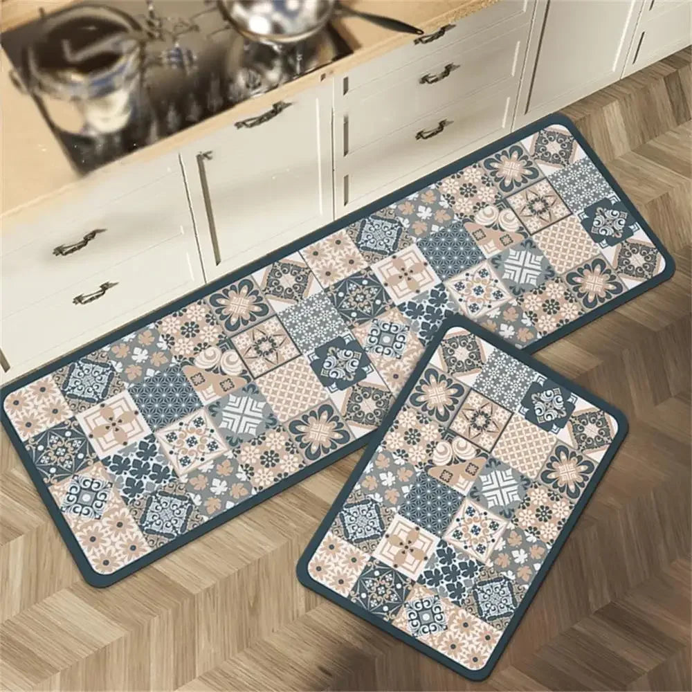 Tapis long gris dans un couloir avec décoration intérieure contemporaine