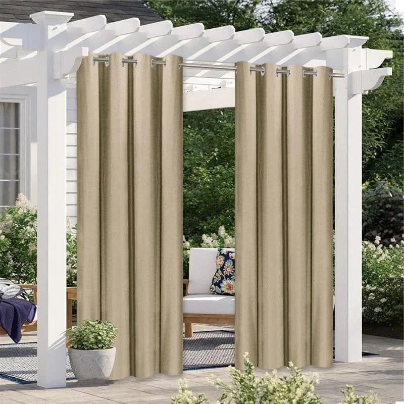 Panneaux d'intimité pour pergola, idéaux pour créer un espace extérieur élégant. Parfaits pour ajouter une touche décorative tout en préservant l'intimité dans le jardin ou sur la terrasse. Conçus pour être suspendus facilement grâce à leurs œillets métalliques, ces rideaux de couleur neutre s'harmonisent avec tous les styles de mobilier extérieur. Idéal pour les soirées d'été et les moments de détente en plein air.