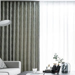 Rideaux modernes élégants pour un salon contemporain, ajoutant une touche sophistiquée et lumineuse à votre intérieur. Idéal pour harmoniser avec un mobilier design et créer une ambiance chaleureuse et accueillante. Parfaits pour optimiser la luminosité naturelle tout en préservant l'intimité.