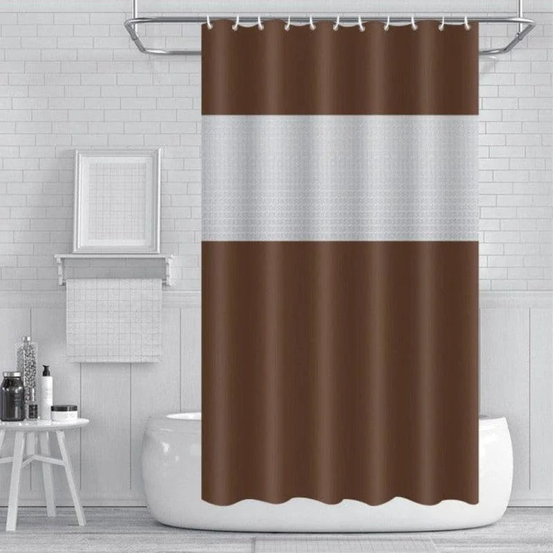 Rideau de douche moderne marron et blanc pour salle de bain élégante, design chic et épuré, parfait pour décorer avec style et fonctionnalité. Ajustement facile, idéal pour les baignoires et douches contemporaines. Accessoire de salle de bain incontournable.