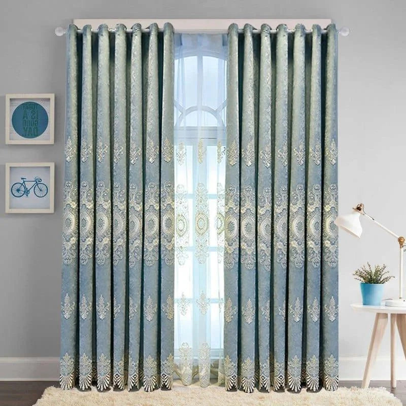 Rideaux élégants pour salon avec motifs décoratifs, idéals pour ajouter une touche sophistiquée à votre intérieur. Ces rideaux à œillets assurent un habillage parfait des fenêtres, combinant style et fonctionnalité pour un espace chaleureux et accueillant. Le design attrayant s'harmonise facilement avec divers styles de décoration, offrant une atmosphère chic et moderne.