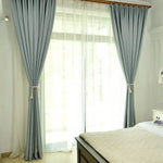 Rideaux opaques bleu clair pour chambre, élégants et modernes, offrant une solution idéale pour contrôler la lumière et préserver l'intimité. Installation facile, adaptée aux fenêtres de grande taille. Accessoire de décoration incontournable pour apporter une touche de fraîcheur et de sophistication à votre intérieur.
