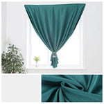 Rideau élégant bleu-vert pour salon avec design moderne. Idéal pour ajouter une touche de sophistication à votre espace intérieur. Accentue la lumière naturelle tout en assurant une ambiance chaleureuse. Accessoire déco parfait pour une maison contemporaine.