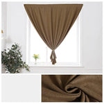 Rideau marron élégant pour salon, ajoutant une touche chaleureuse et moderne à la décoration intérieure. Idéal pour embellir vos fenêtres tout en offrant une ambiance cosy et intemporelle. Parfait pour les maisons et appartements cherchant à combiner style et fonctionnalité.