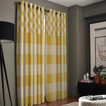 Rideaux modernes à motifs géométriques jaunes et blancs, idéaux pour ajouter une touche élégante à votre salon. Ces rideaux à œillets facilitent l'installation et offrent une belle finition contemporaine. Parfaits pour filtrer la lumière tout en ajoutant du style à votre intérieur.