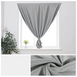Rideau moderne gris pour salon, design élégant, décoration intérieure, idéal pour fenêtre ou baie vitrée, ajoute une touche contemporaine à votre maison. Facile à installer, parfait pour créer une ambiance chaleureuse et accueillante.