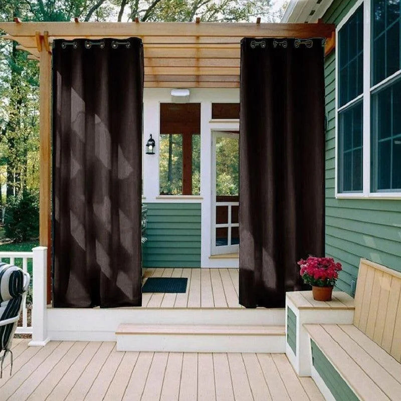 Rideaux extérieurs élégants pour pergola, offrant intimité et style à votre terrasse. Idéal pour ajouter une touche décorative et créer un espace chaleureux dans votre jardin. Disponibles en plusieurs couleurs pour s'adapter à votre décor extérieur. Installation facile avec œillets inclus. Parfait pour profiter des journées ensoleillées ou les soirées douces en toute tranquillité.