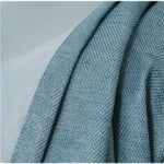 Rideau bleu élégant, ajout parfait pour une décoration intérieure moderne et apaisante. Idéal pour créer une ambiance chaleureuse et intime dans n'importe quelle pièce de la maison. Accessoire déco essentiel pour un intérieur chic et harmonieux.
