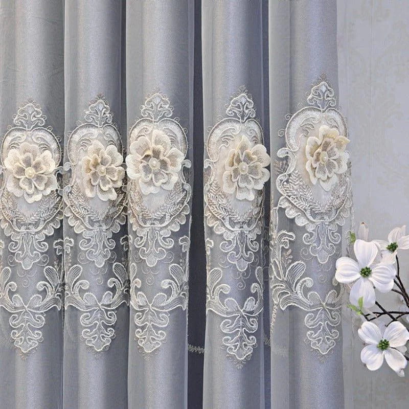 Rideaux élégants avec motifs floraux en relief, parfaits pour ajouter une touche de sophistication à votre intérieur. Leur design raffiné et leurs ornements délicats rehaussent la décoration de votre salon ou chambre. Idéals pour créer une atmosphère chaleureuse.
