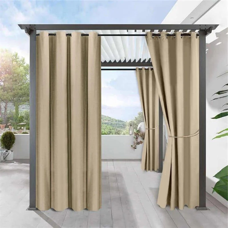 Rideaux d'extérieur pour pergola, offrant une ambiance élégante et intime sur la terrasse, parfaits pour créer un espace ombragé et confortable en plein air. Disponibles en couleur taupe, ces rideaux modernes protègent du soleil tout en ajoutant une touche décorative à tout aménagement extérieur. Idéal pour les jardins et patios.