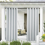 Rideaux d'extérieur blancs pour terrasse avec œillets, idéals pour créer une ambiance élégante et intimiste. Parfaits pour se détendre tout en profitant de l'ombre et de la protection contre le soleil. Accessoires de décoration modernes pour patio.