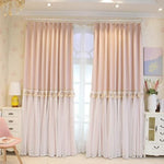 Paire de rideaux élégants et décoratifs pour salon moderne, style romantique et raffiné avec motifs floraux, idéaux pour embellir une pièce et filtrer la lumière. Parfait pour créer une ambiance chaleureuse et accueillante.
