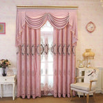 Rideaux élégants roses pour salon, décoration raffinée avec motif floral, parfaits pour créer une ambiance chaleureuse et sophistiquée. Idéal pour embellir les fenêtres et apporter une touche de charme à votre intérieur.