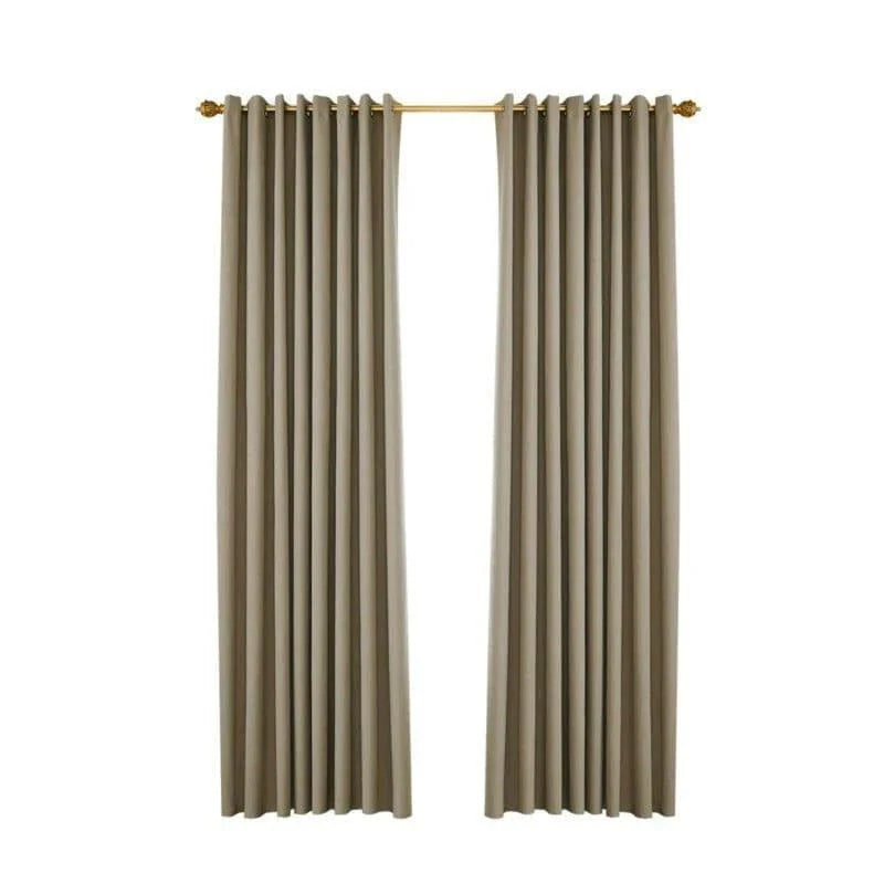 Rideaux opaques beiges pour salon, élégants et modernes, parfaits pour une décoration intérieure raffinée, ajoutent une touche de sophistication à votre espace de vie tout en assurant intimité et confort.