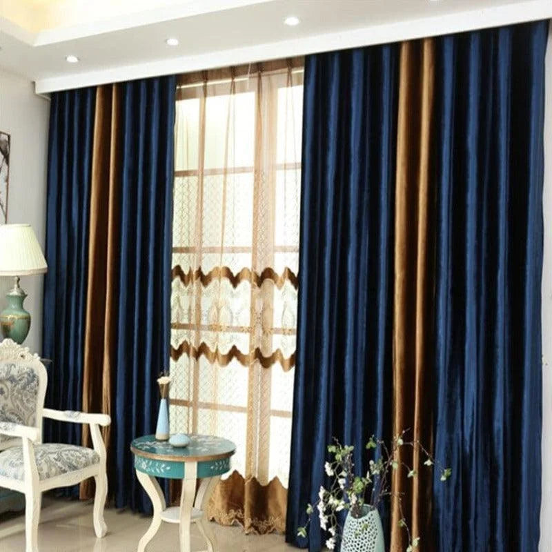 Rideaux élégants en bleu et marron pour salon moderne. Motifs subtils et finition chic. Parfait pour ajouter une touche de sophistication et d'intimité à votre espace de vie, ces rideaux s'harmonisent facilement avec différents styles de décoration intérieure.