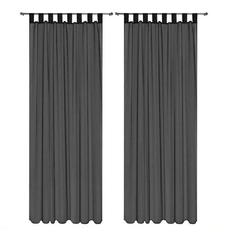 Paire de rideaux opaques noirs pour salon moderne, idéal pour bloquer la lumière et ajouter une touche élégante à votre décoration intérieure. Parfaits pour créer une atmosphère chaleureuse et contemporaine dans n'importe quelle pièce.