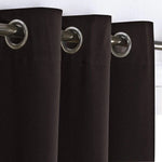Rideaux occultants noirs avec œillets pour tringles, design moderne idéal pour chambre ou salon, protection optimale contre la lumière, isolation thermique et acoustique, décoration élégante et pratique pour intérieur contemporain.