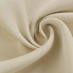 Tissu beige élégant avec un drapé fluide, idéal pour la confection de vêtements raffinés. Design intemporel et polyvalent pour toutes les saisons. Parfait pour les amateurs de mode chic et sobre.