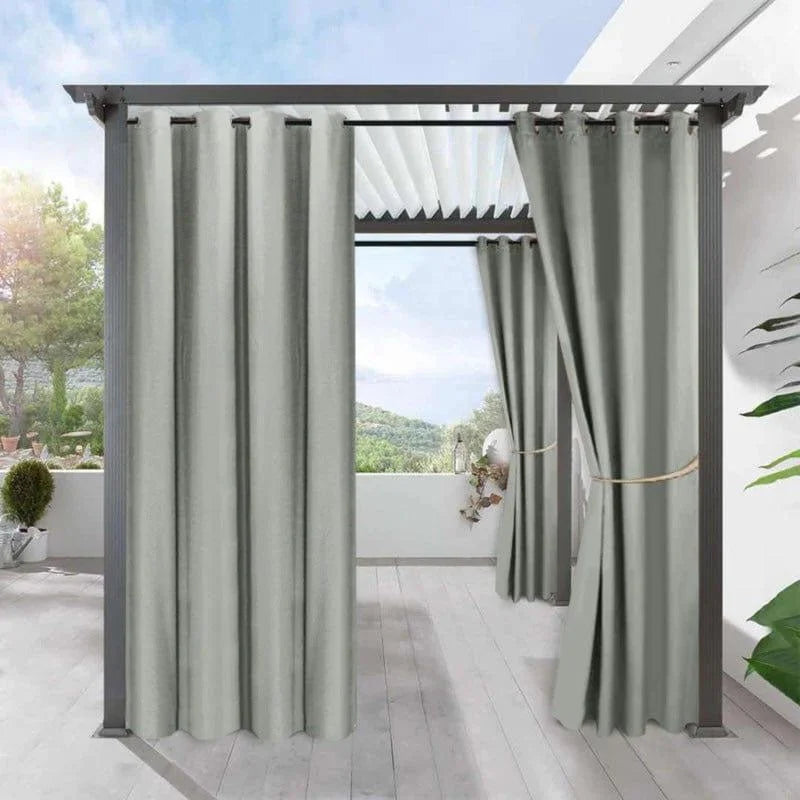 Panneaux de rideaux gris pour pergola extérieure moderne, offrant une ambiance élégante et intime à votre jardin ou terrasse, avec un design contemporain pour un espace extérieur raffiné et protégé.