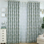 Rideau décoratif à motifs floraux subtils, idéal pour embellir votre salon ou chambre. Offrant une touche élégante et moderne, ce rideau avec œillets s'intègre parfaitement à tout style d'intérieur. Solution parfaite pour réguler la luminosité tout en apportant une décoration sophistiquée.