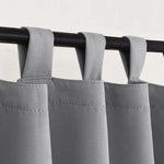 Rideau gris moderne avec pattes de fixation, idéal pour embellir votre intérieur. Convient parfaitement pour le salon ou la chambre, offrant une touche élégante et contemporaine. Facile à installer sur tringle, apportant style et fonctionnalité à votre espace.
