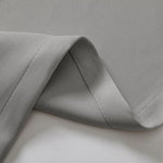 Drap plat gris élégant avec finition soignée, idéal pour une chambre moderne. Ce linge de lit offre une touche contemporaine et épurée, parfait pour harmoniser la décoration intérieure de votre espace de repos. Sa teinte grise neutre s’adapte à divers styles de décoration, garantissant confort et esthétique.