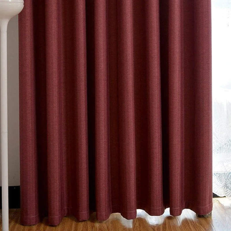 Rideau élégant de couleur bordeaux pour décoration intérieure, parfait pour ajouter une touche de sophistication à tout salon ou chambre. Ce rideau assure un contrôle optimal de la luminosité, idéal pour créer une ambiance chaleureuse et accueillante. Accessoire essentiel pour moderniser votre espace de vie avec style.
