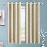 Rideaux élégants beige pour salon, offrant une touche de sophistication à votre intérieur. Idéaux pour un aménagement contemporain, ces rideaux ajoutent une ambiance chaleureuse et lumineuse à votre pièce. Accessoire parfait pour habiller vos fenêtres avec style.