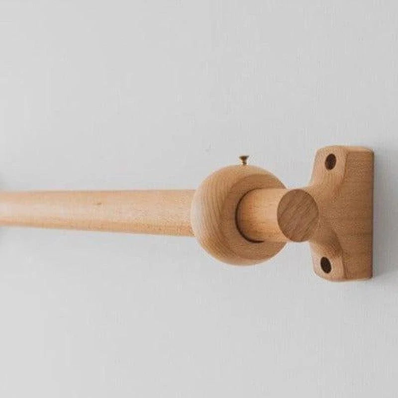 Tringle à rideau murale élégante et moderne, parfaite pour ajouter une touche décorative à vos intérieurs. Facile à installer, elle assure un maintien solide pour vos rideaux dans le salon, la chambre ou tout autre espace de vie. Convient à divers styles de décoration d'intérieur, alliant fonctionnalité et esthétique épurée.