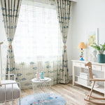 Rideaux élégants à motif de poissons pour chambre d'enfant, apportant une touche ludique et colorée à la décoration intérieure. Ces rideaux offrent une ambiance douce et apaisante, idéale pour créer un espace agréable et personnalisé. чел