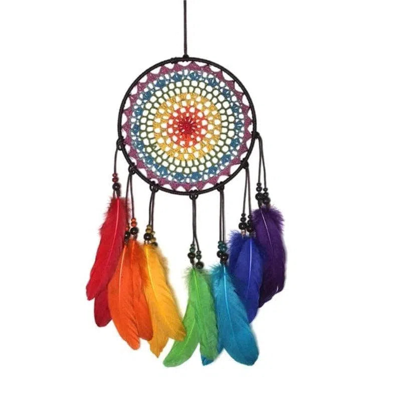 Attrape-rêves coloré avec plumes arc-en-ciel, embellissement mural décoratif, parfait pour apporter une touche de couleur et de sérénité à votre intérieur, idéal pour chambre à coucher ou salon, symbolise harmonie et protection.