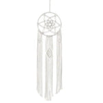 Attrape-rêves blanc élégant avec longs pendentifs pour décoration intérieure, idéal pour chambre à coucher ou salon, ajoute une touche bohème et apaisante à tout espace de vie.